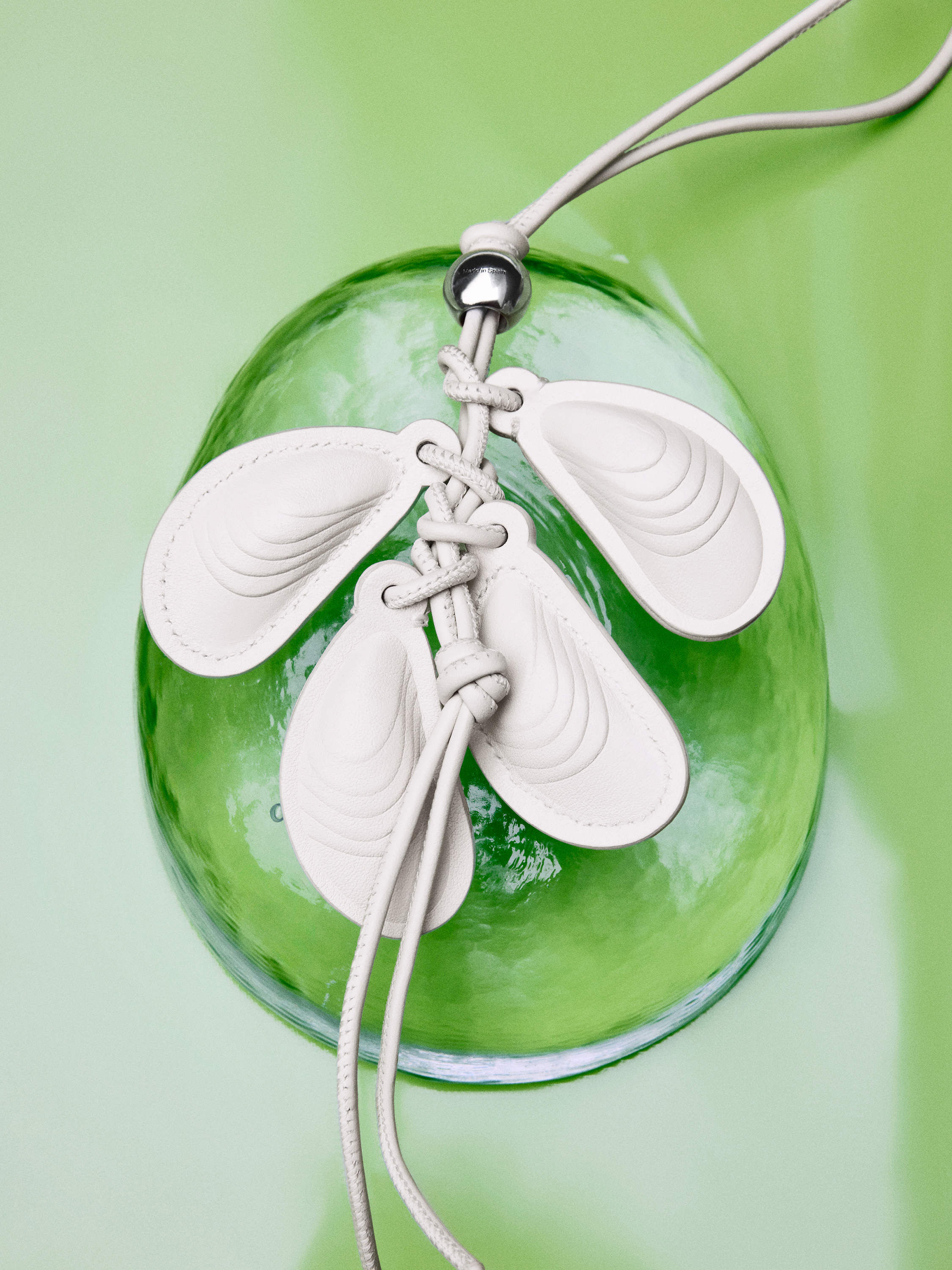 最強開運日] レディース 高級キーリング & バッグチャーム ロエベ公式